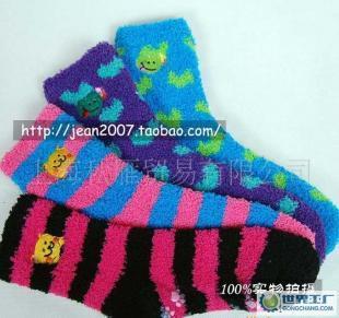 外貿原單女式絲絨全棉加厚中筒地板襪 糖果多色，實用與美觀兼備